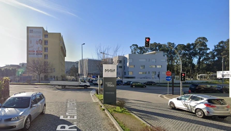 Armazém para Arrendamento em Pedrouços Foto 4