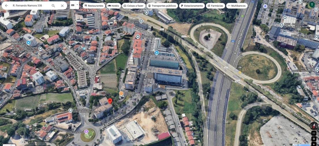 Armazém para Arrendamento em Pedrouços