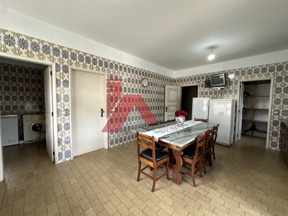 Moradia T6 para Venda em Oliveira, São Paio e São Sebastião Foto 15