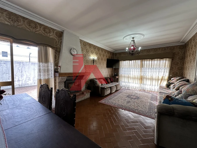 Moradia T6 para Venda em Oliveira, São Paio e São Sebastião Foto 8