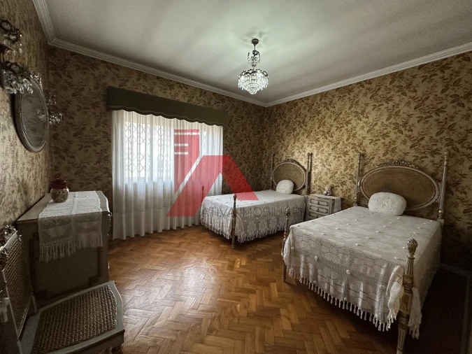 Moradia T6 para Venda em Oliveira, São Paio e São Sebastião Foto 4