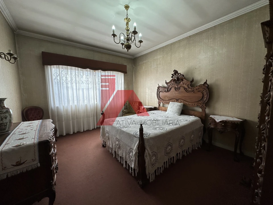 Moradia T6 para Venda em Oliveira, São Paio e São Sebastião Foto 1