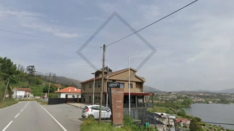 Negócio para Venda em Gondomar (São Cosme), Valbom e Jovim