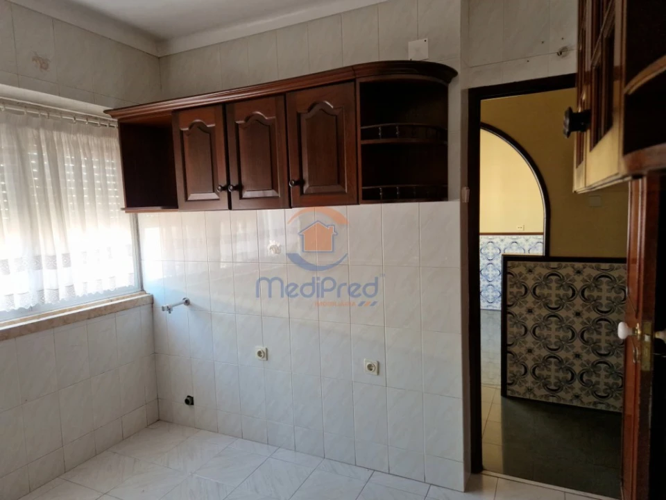 Apartamento T2 para Venda em Pontinha e Famões Foto 4