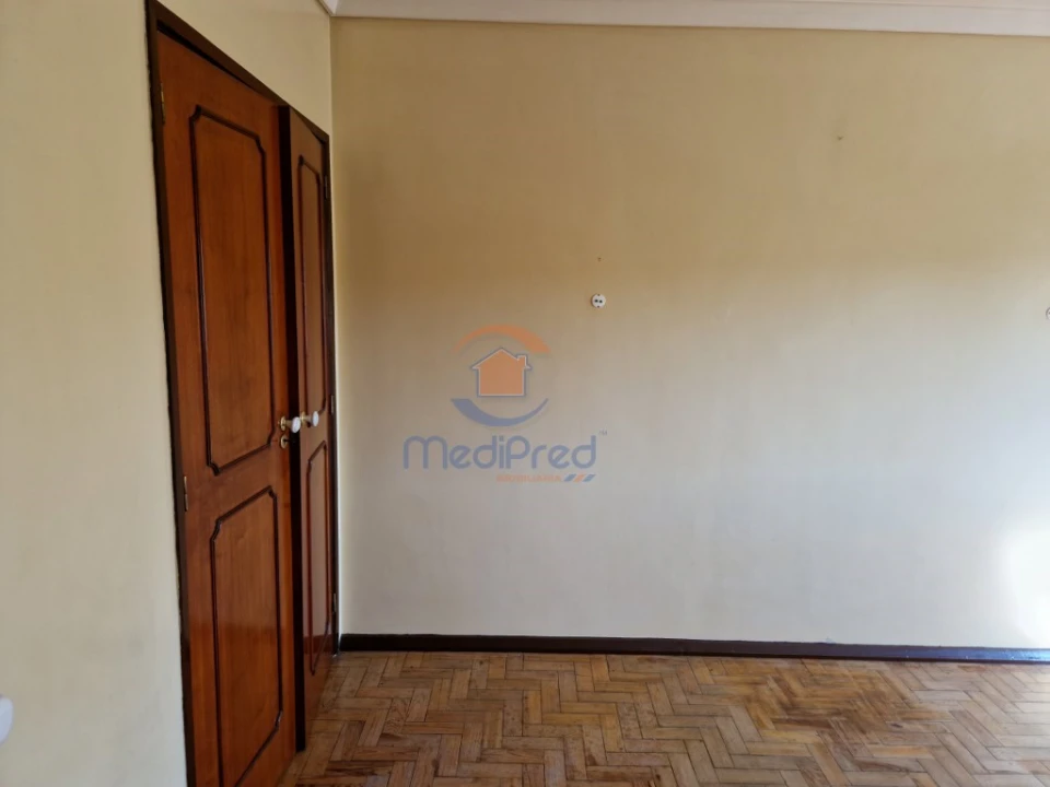 Apartamento T2 para Venda em Pontinha e Famões Foto 15