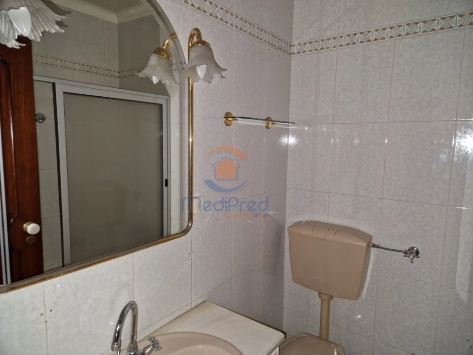 Apartamento T2 para Venda em Pontinha e Famões Foto 20