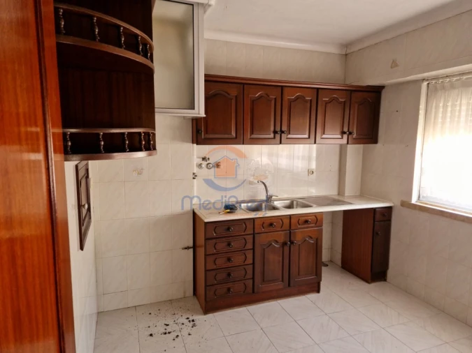 Apartamento T2 para Venda em Pontinha e Famões Foto 2