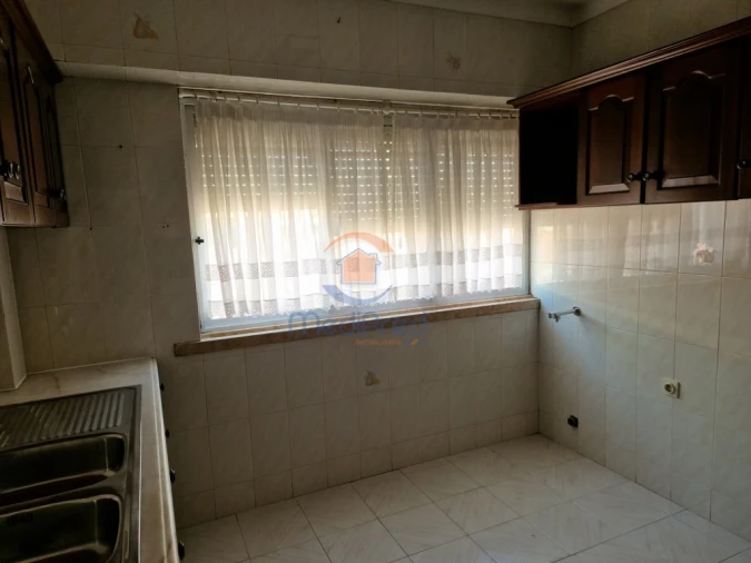 Apartamento T2 para Venda em Pontinha e Famões Foto 3