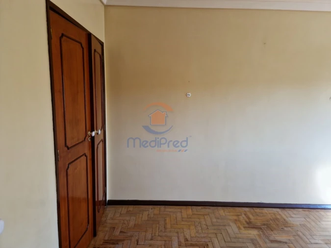 Apartamento T2 para Venda em Pontinha e Famões Foto 15