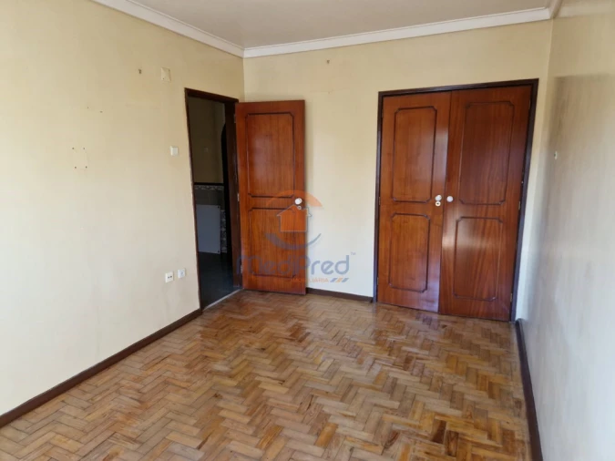 Apartamento T2 para Venda em Pontinha e Famões Foto 17