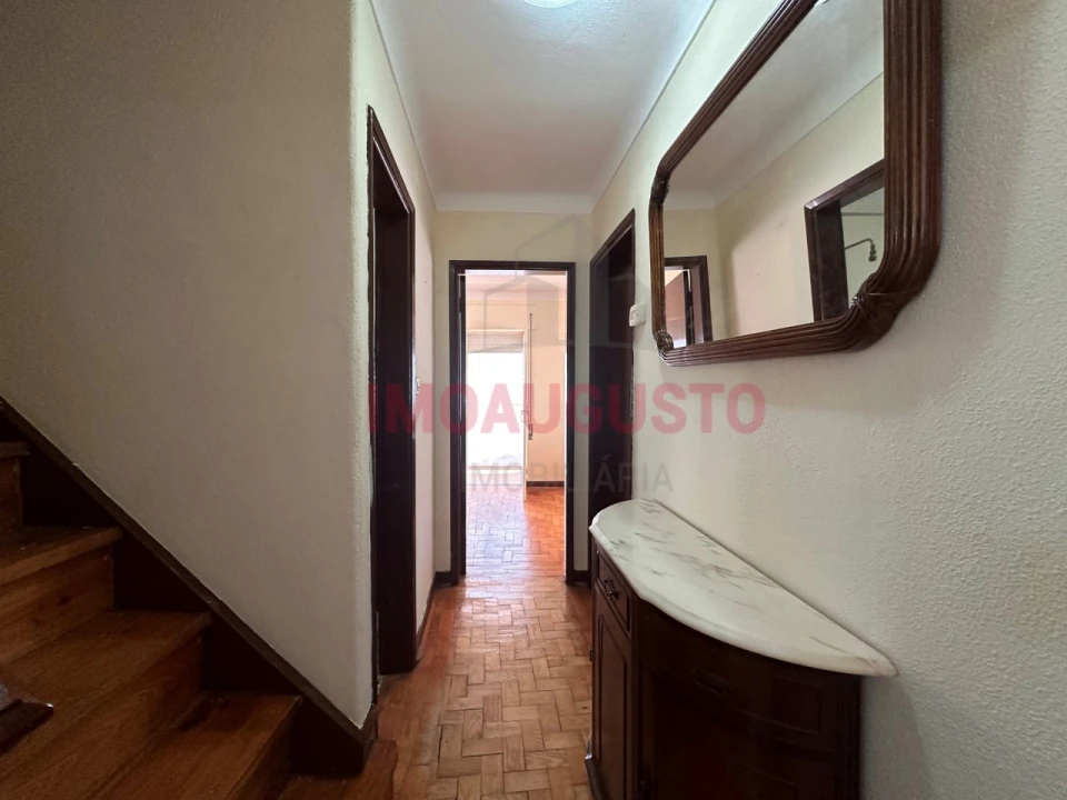 Moradia T4 para Venda em Manteigas (São Pedro) Foto 6