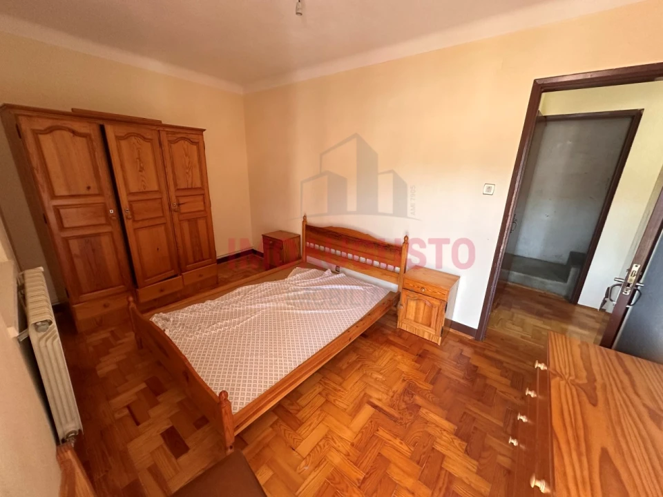 Moradia T4 para Venda em Manteigas (São Pedro) Foto 9