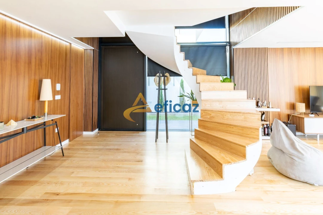 Moradia T4 para Venda em Vila Nova da Telha Foto 2