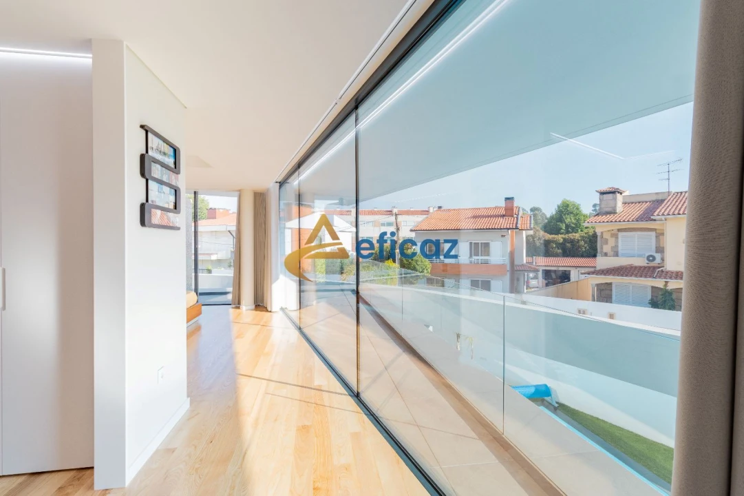 Moradia T4 para Venda em Vila Nova da Telha Foto 11