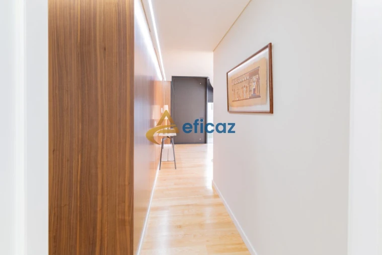 Moradia T4 para Venda em Vila Nova da Telha Foto 9