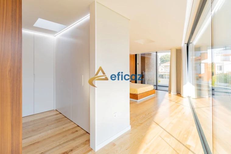 Moradia T4 para Venda em Vila Nova da Telha Foto 14