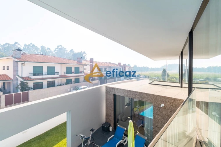 Moradia T4 para Venda em Vila Nova da Telha Foto 21