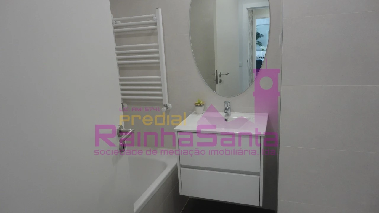 Apartamento T4 para Venda em Buarcos Foto 13