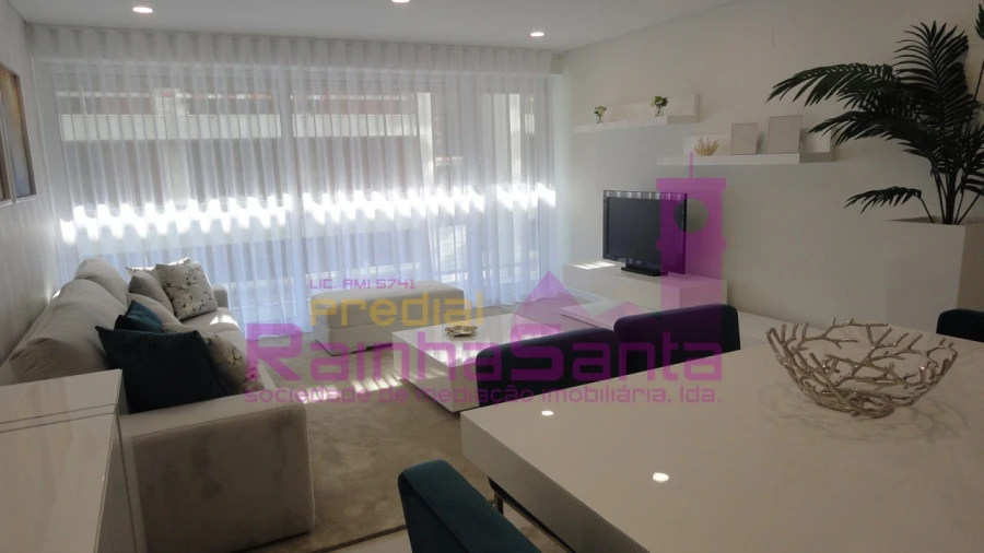 Apartamento T4 para Venda em Buarcos Foto 3