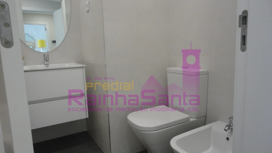 Apartamento T4 para Venda em Buarcos Foto 11