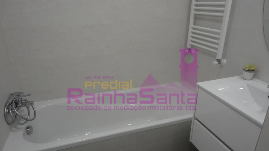 Apartamento T4 para Venda em Buarcos Foto 12
