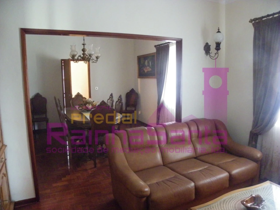 Moradia T3 para Venda em Almalagues Foto 8