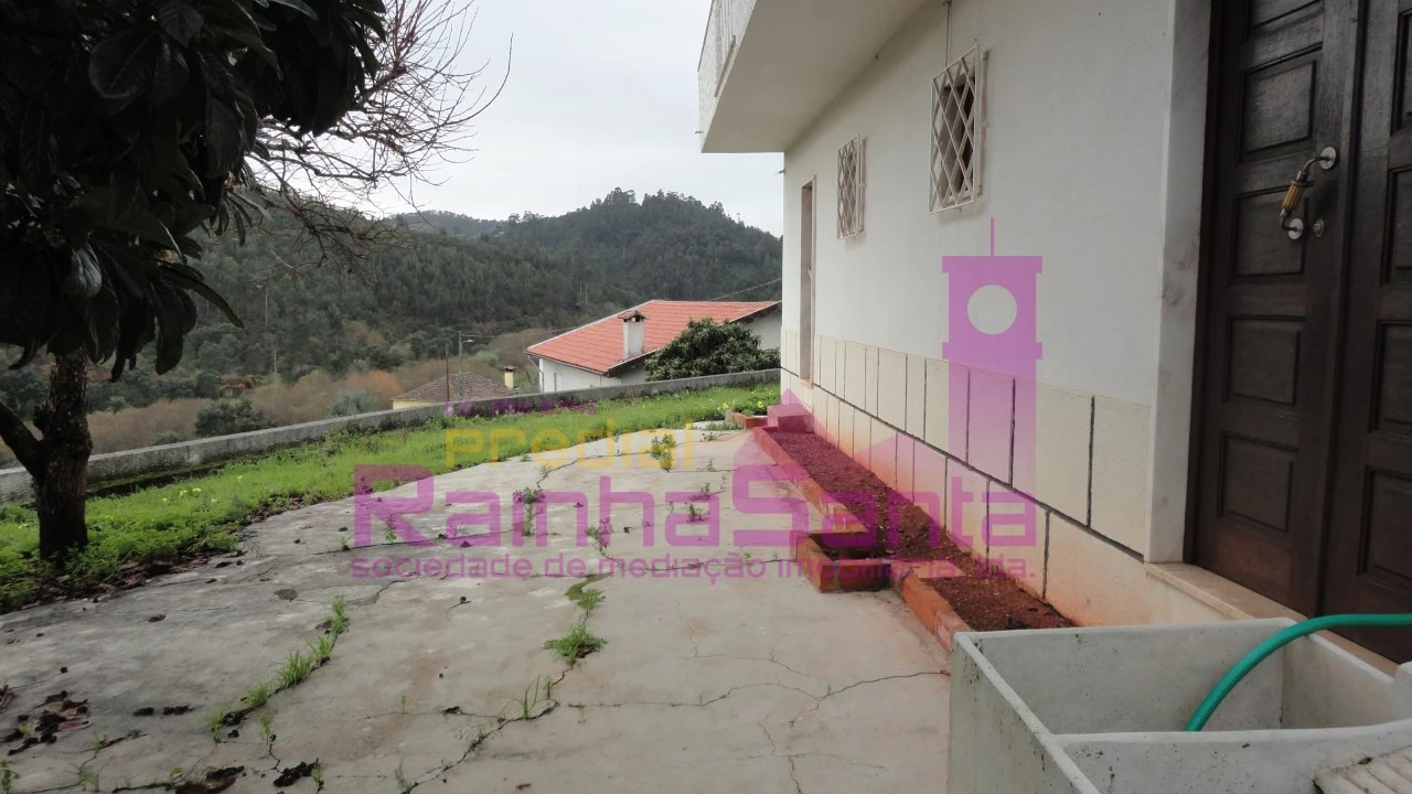 Moradia T3 para Venda em Almalagues Foto 2