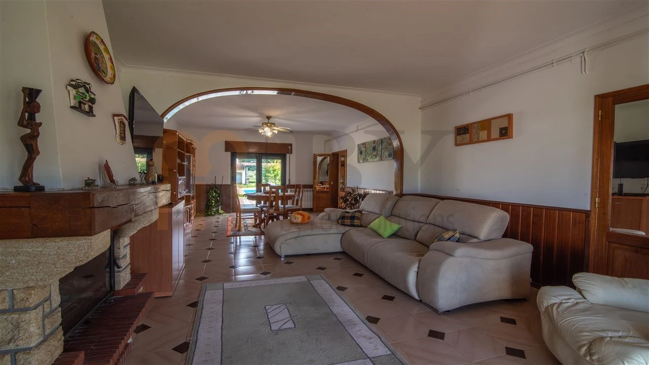 Quinta T4 para Venda em Vila Nova da Baronia Foto 2