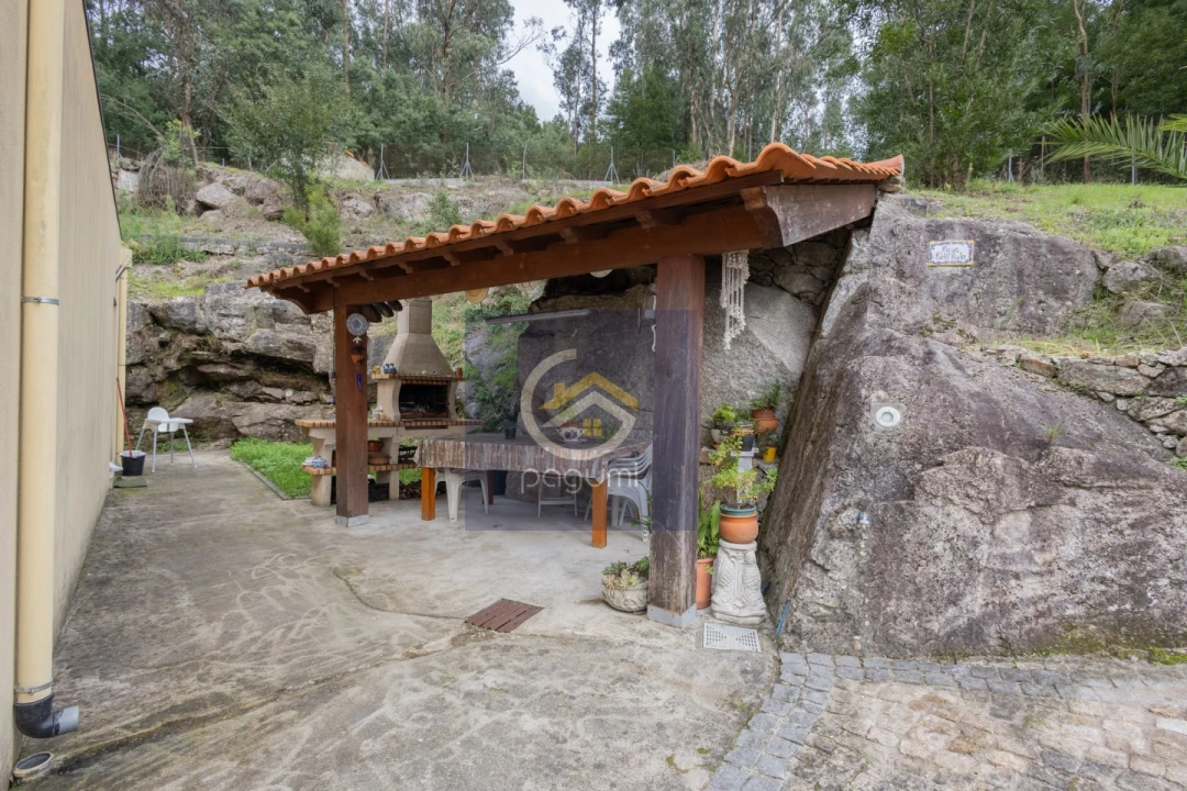 Moradia T3 para Venda em Constance Foto 24