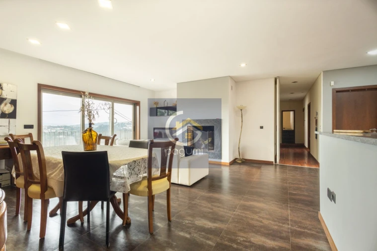 Moradia T3 para Venda em Constance Foto 1