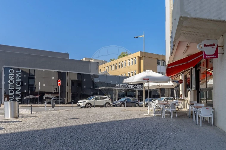 Negócio para Venda em Mafamude e Vilar do Paraíso Foto 2