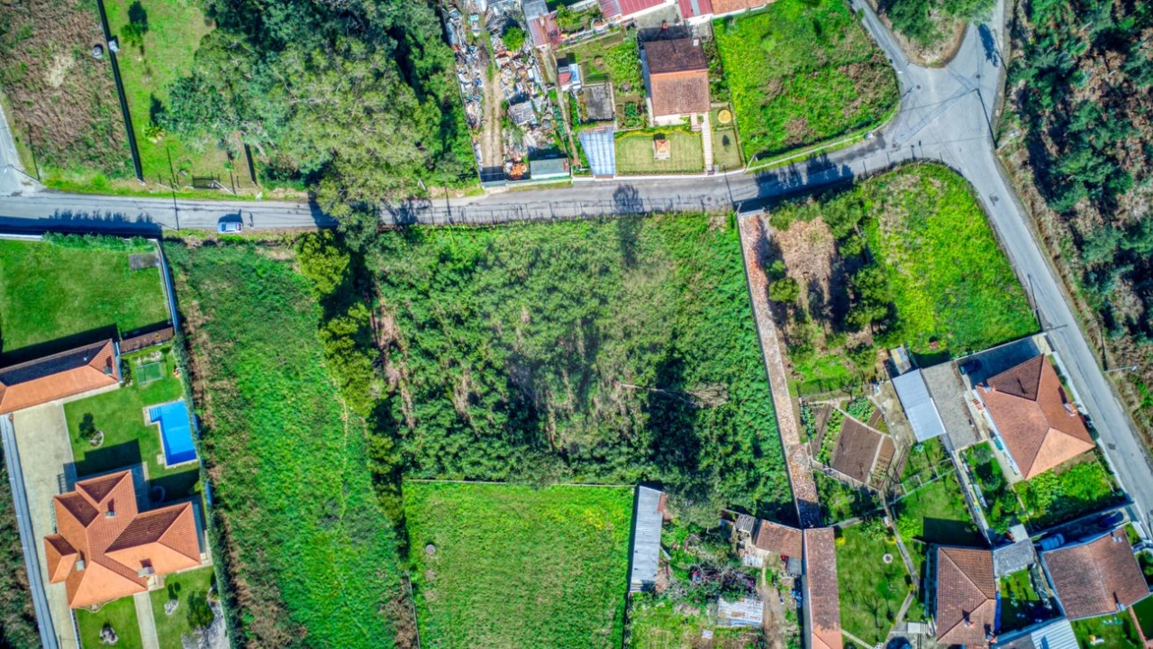 Terreno para Venda em Grijó e Sermonde Foto 2