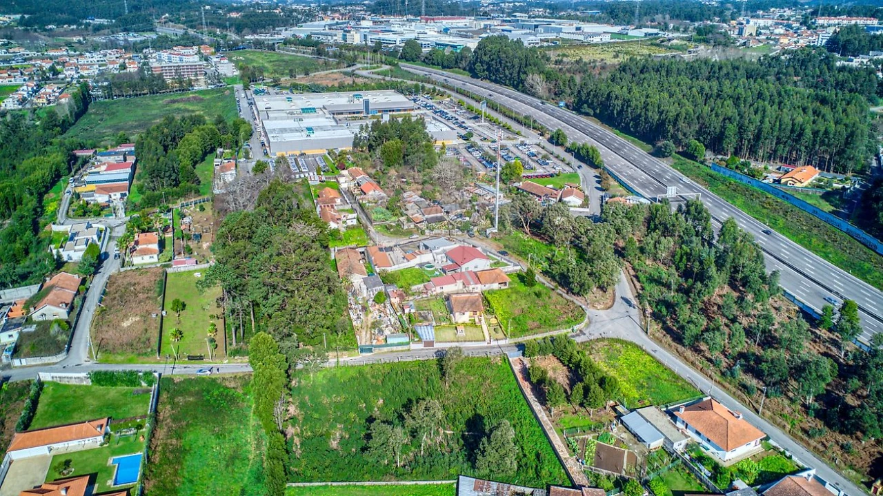 Terreno para Venda em Grijó e Sermonde Foto 3