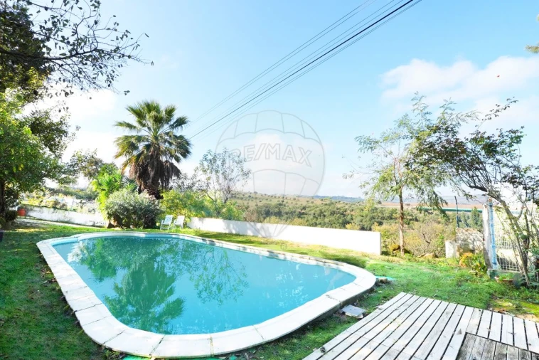 Quinta T4 para Venda em Castanheira do Ribatejo e Cachoeiras