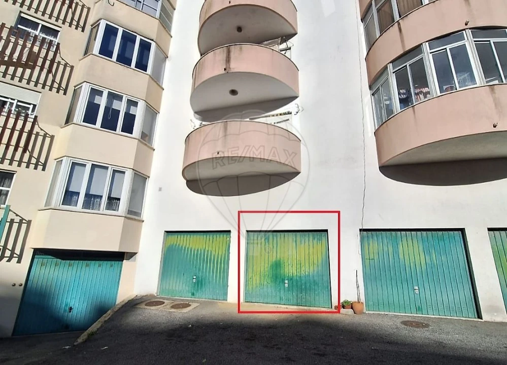 Garagem para Venda em Algueirão-Mem Martins Foto 1