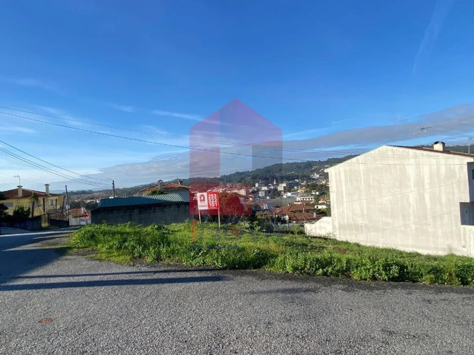 Terreno para Venda em Vila Verde e Barbudo Foto 1