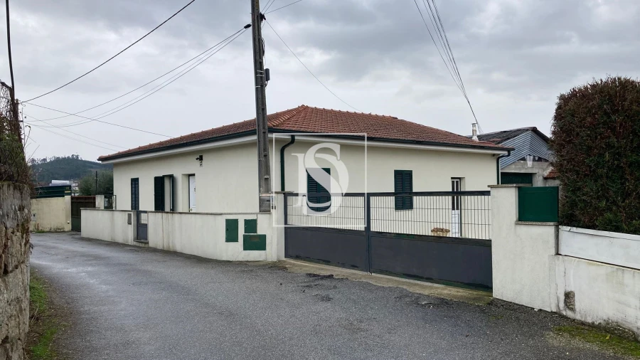 Moradia T4 para Venda em Macieira Foto 1