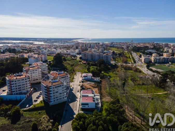 Moradia T4 para Venda em Tavarede Foto 25