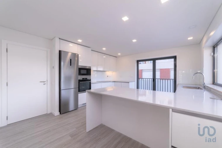 Moradia T4 para Venda em Tavarede Foto 6