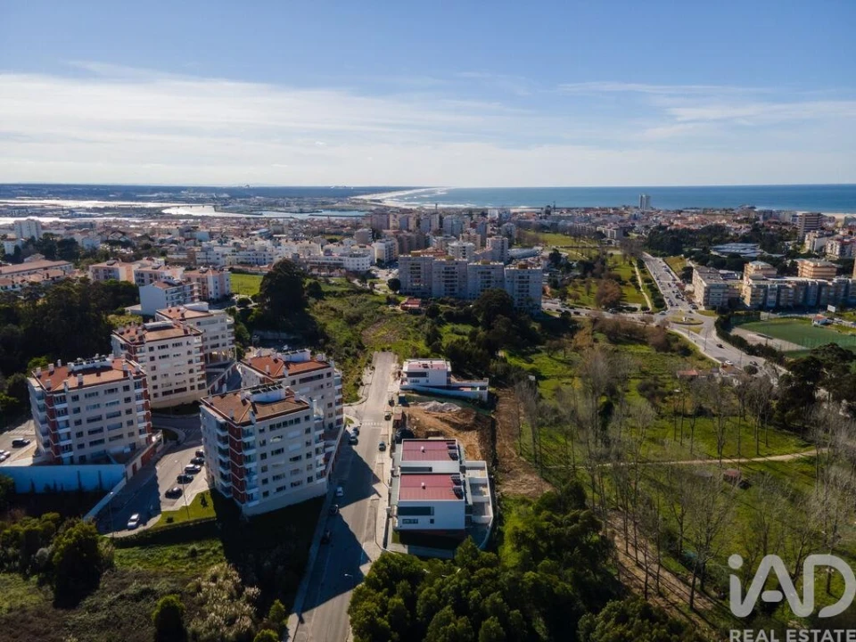 Moradia T4 para Venda em Tavarede Foto 25