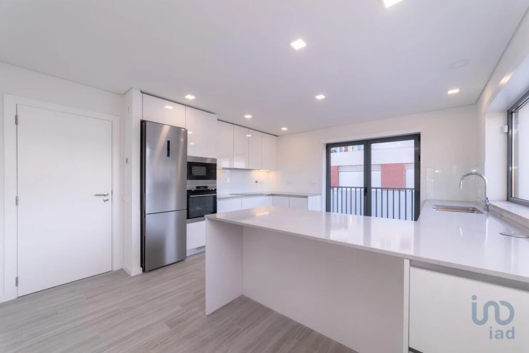 Moradia T4 para Venda em Tavarede Foto 6