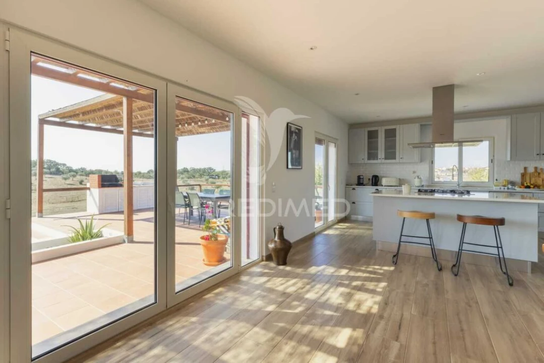 Moradia T5 para Venda em Ourique Foto 7