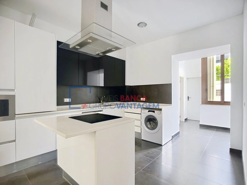 Apartamento T4 para Venda em Avenidas Novas Foto 1