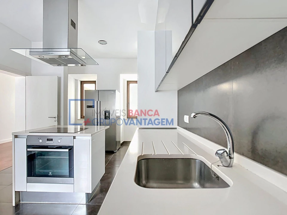 Apartamento T4 para Venda em Avenidas Novas Foto 2