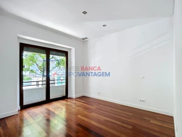 Apartamento T4 para Venda em Avenidas Novas