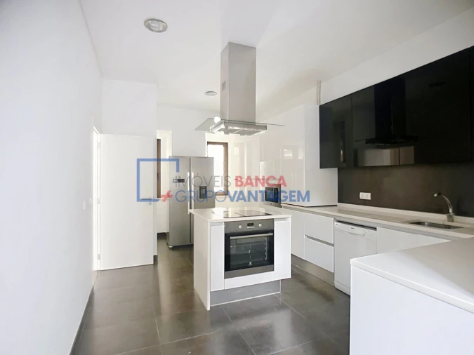 Apartamento T4 para Venda em Avenidas Novas Foto 3