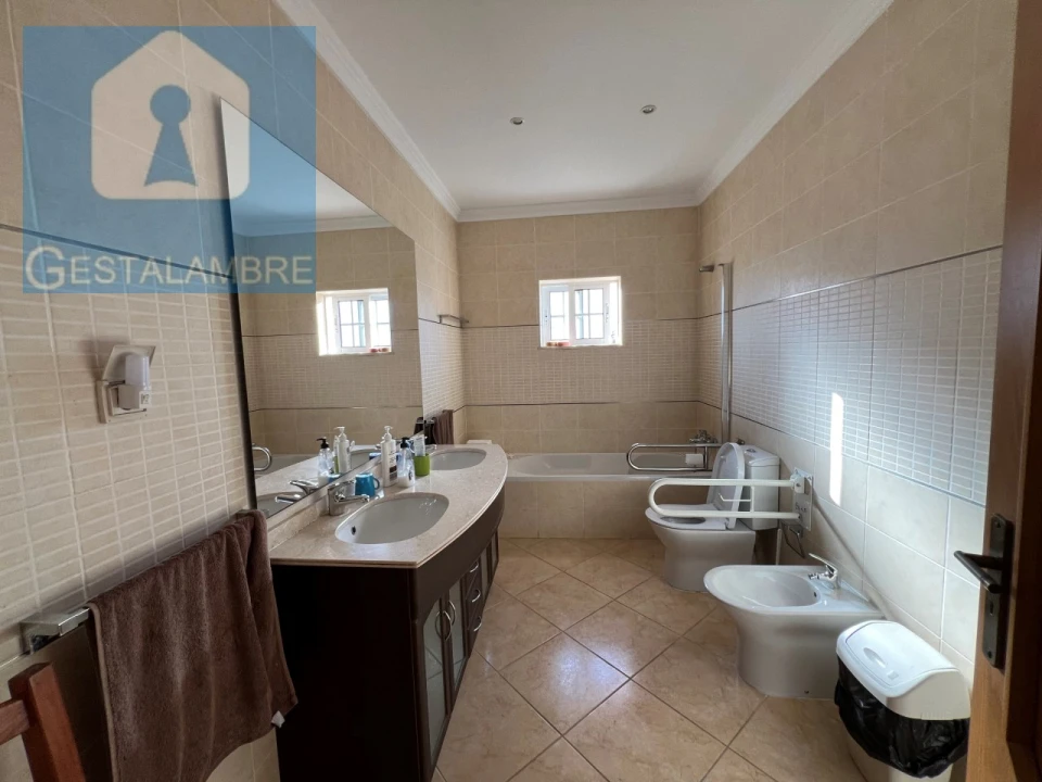 Moradia T6 para Venda em Albufeira e Olhos de Água Foto 37