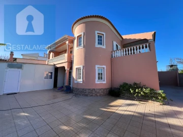 Moradia T6 para Venda em Albufeira e Olhos de Água