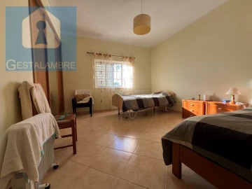 Moradia T6 para Venda em Albufeira e Olhos de Água