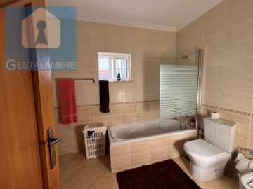 Moradia T6 para Venda em Albufeira e Olhos de Água
